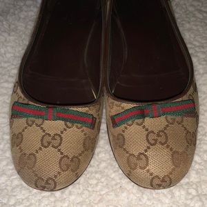 Gucci Flat Ballerina Shoes with a Bow 7-1/2